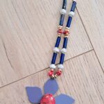 Sautoir coloré avec fleur