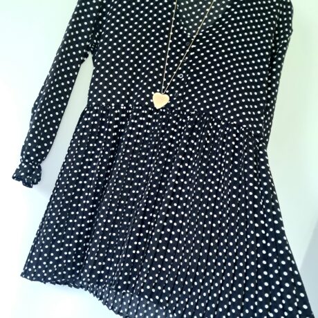 Robe plissée à pois