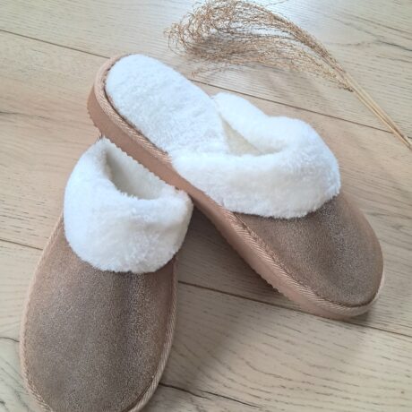 Pantoufles chaudes et fourrées