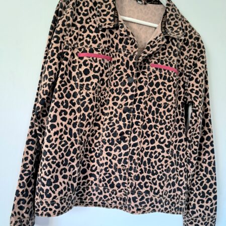 Jolie veste en jean léopard - L